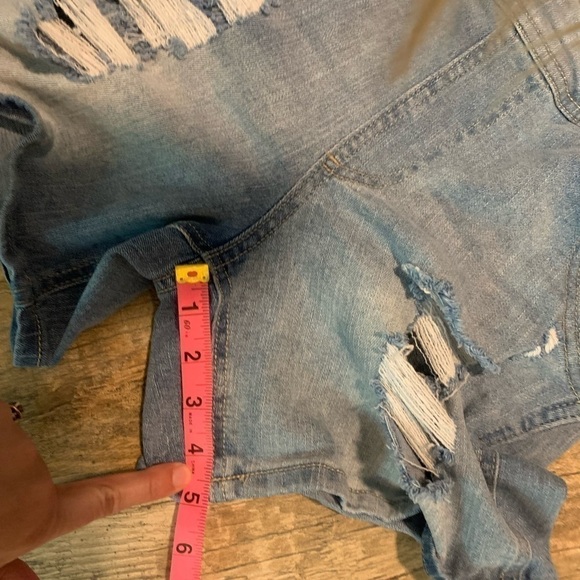 Women’s denim distressed short overalls - Picture 4 of 4